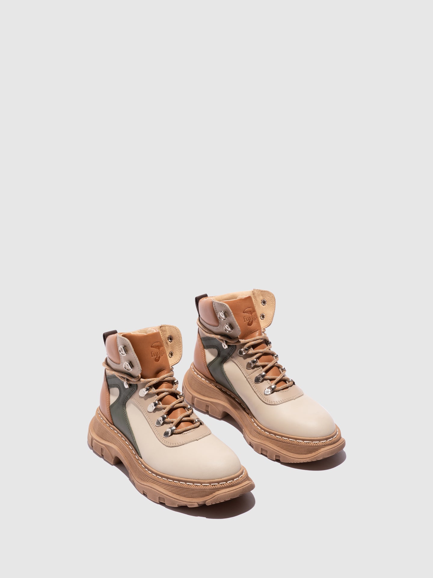 Fungi Botins com Atacadores em Multicolor